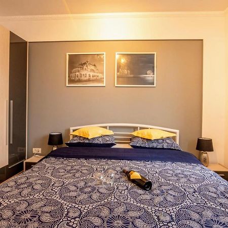 Modern & Stylish Apartment Excellent Location Superhost Constanta Exterior photo